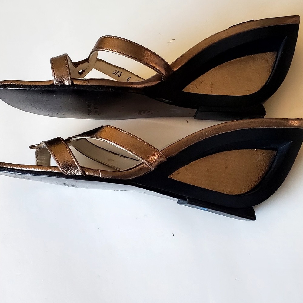 Charles Jourdan Paris Gold Coloured Leather Slide Sandals size 6 - Picture 4 of 7
